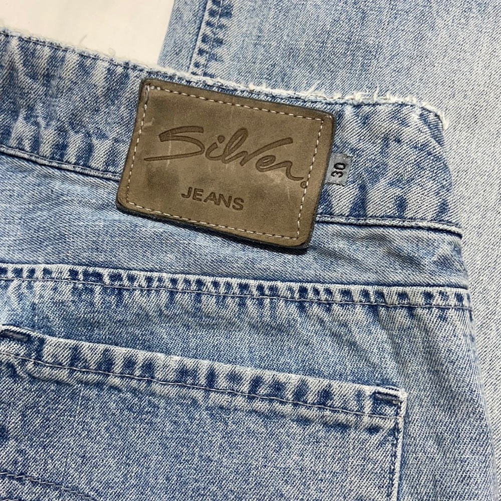 Silver Clothing Company Jeans. Size tags says 30x34 But measured at 35 in inseam - Picture 4 of 12